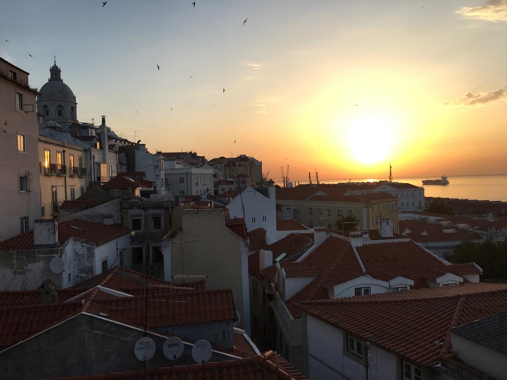 Typical River View Cosy And Lisbon